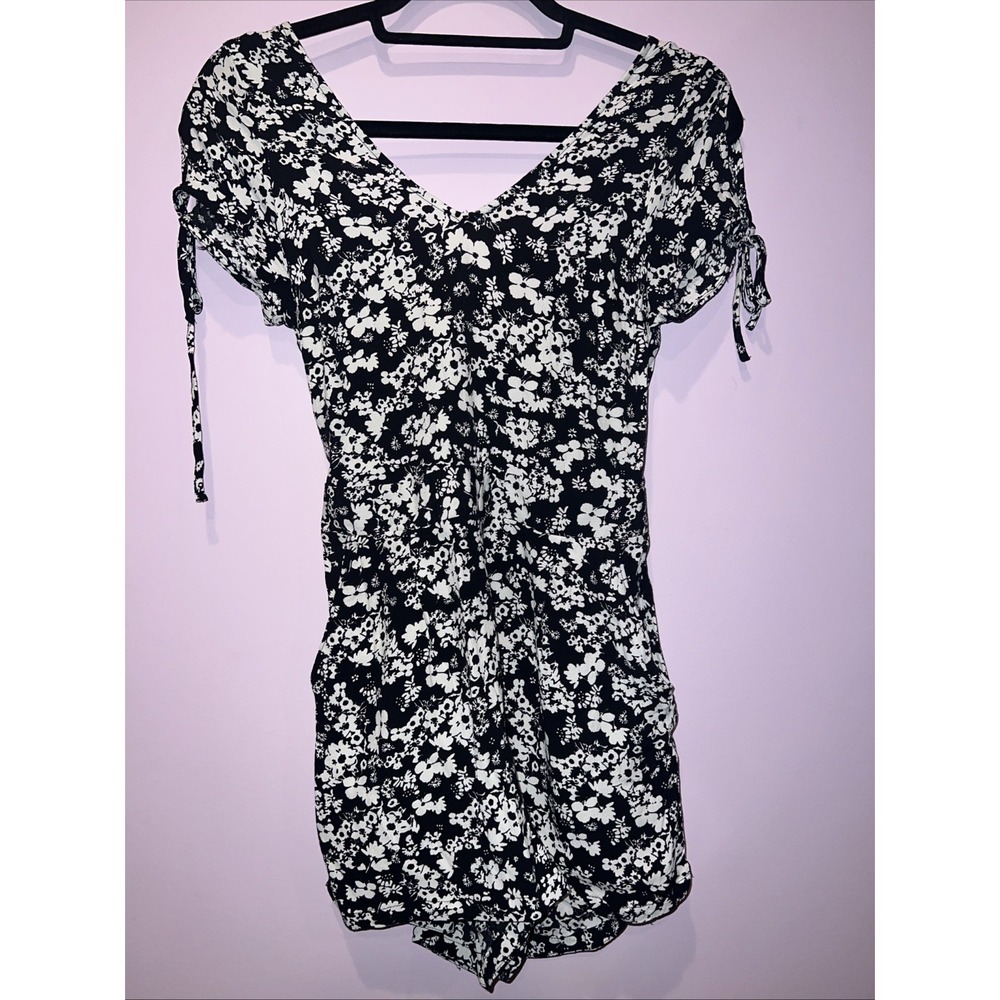 Floral Print Romper Black White V Neck Tie Sleeve Pockets Casual Cute Size 0